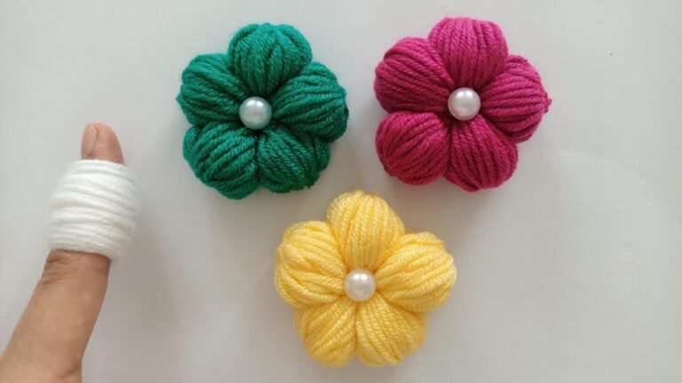 This simple trick transforms yarn into stunning flowers that brighten any space…