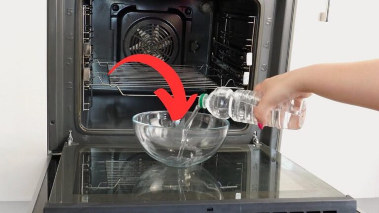 This simple trick cleans your oven effortlessly… say goodbye to scrubbing forever!